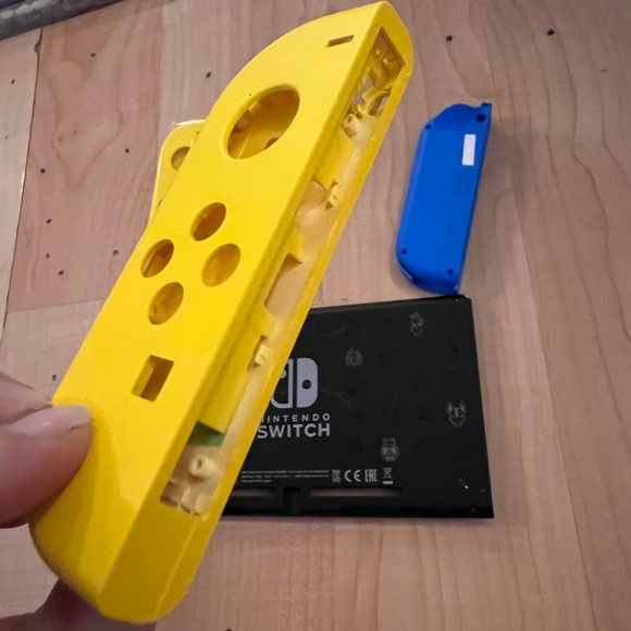 Nintendo Switch Fortnite backplate and controller shells - Picture 6 of 8
